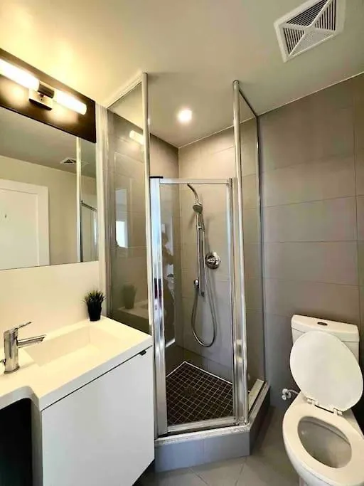 Apartment Dt Lake View Cn Tower Mtcc 3 Bdr 2Bath Parking Toronto